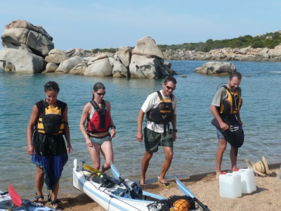 Gilets Hiko, de gauche à droite : Orca, Hiker Plus, Salty Dog, Aquatic