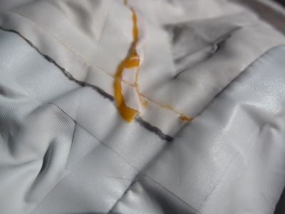 Veste Kokatat : détail du tissu intérieur et des bandes d'étancheité pour les coutures