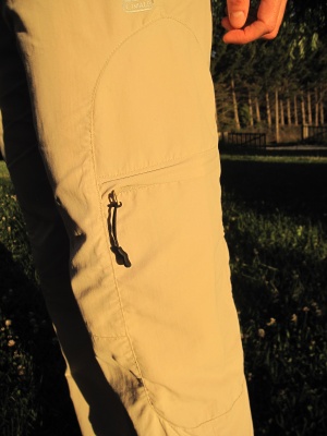Pantalon Cimalp Aida, poche latérale zippée, cuisse gauche