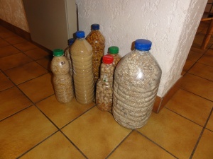 Reconditionnement de la nourriture et stockage dans des bouteilles : gain de poids (emballage), de volume et stockage solide et ét