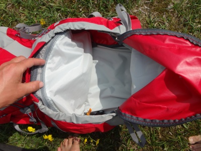 Séparation zippée du compartiment fond de sac