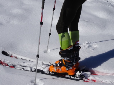 Chaussettes en taille L portées avec des chaussures de ski de randonnée