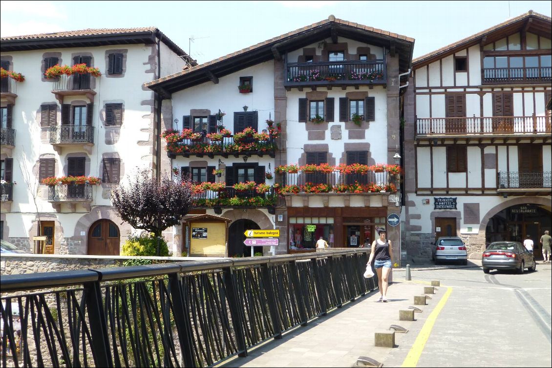 Elizondo village typique du Pays Basque espagnol