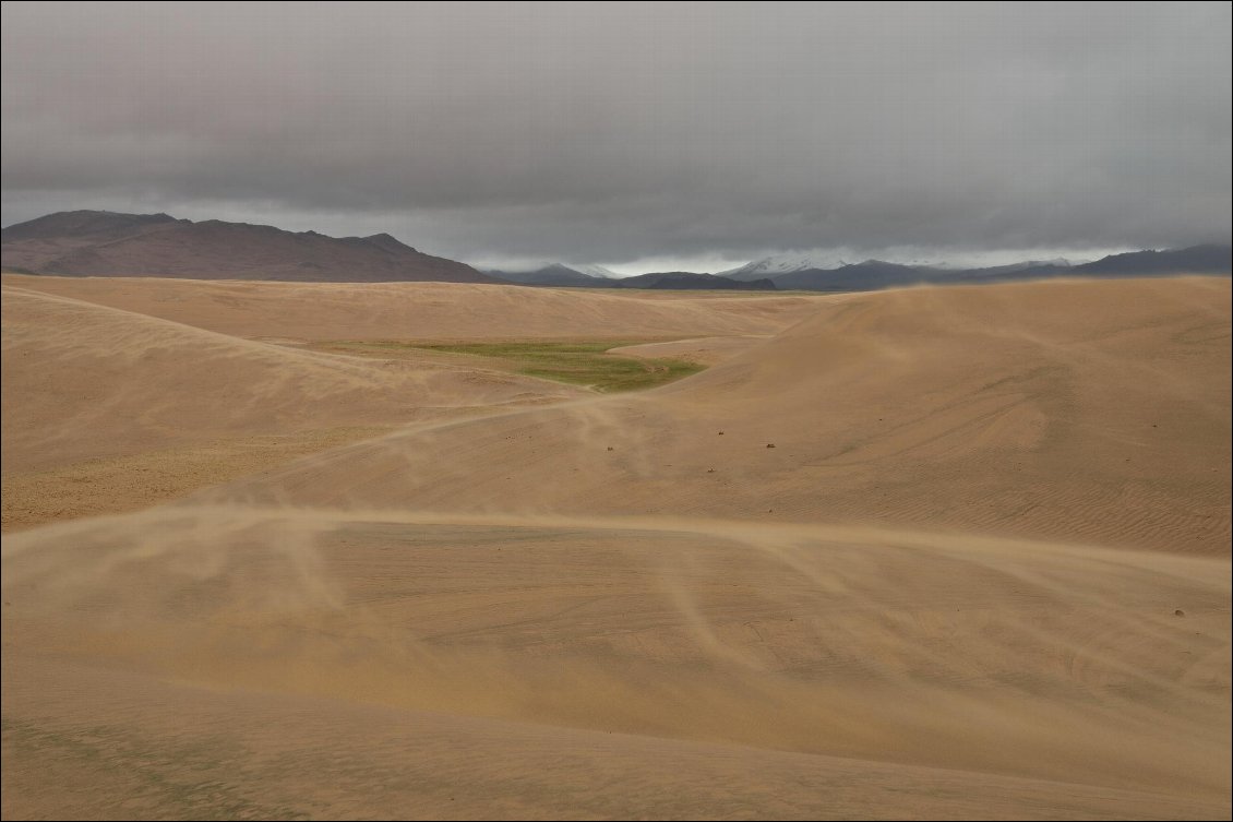 Dune de sable pendant un tour à VTT en Mongolie.
Photo : Guillaume Hermant, voir son site