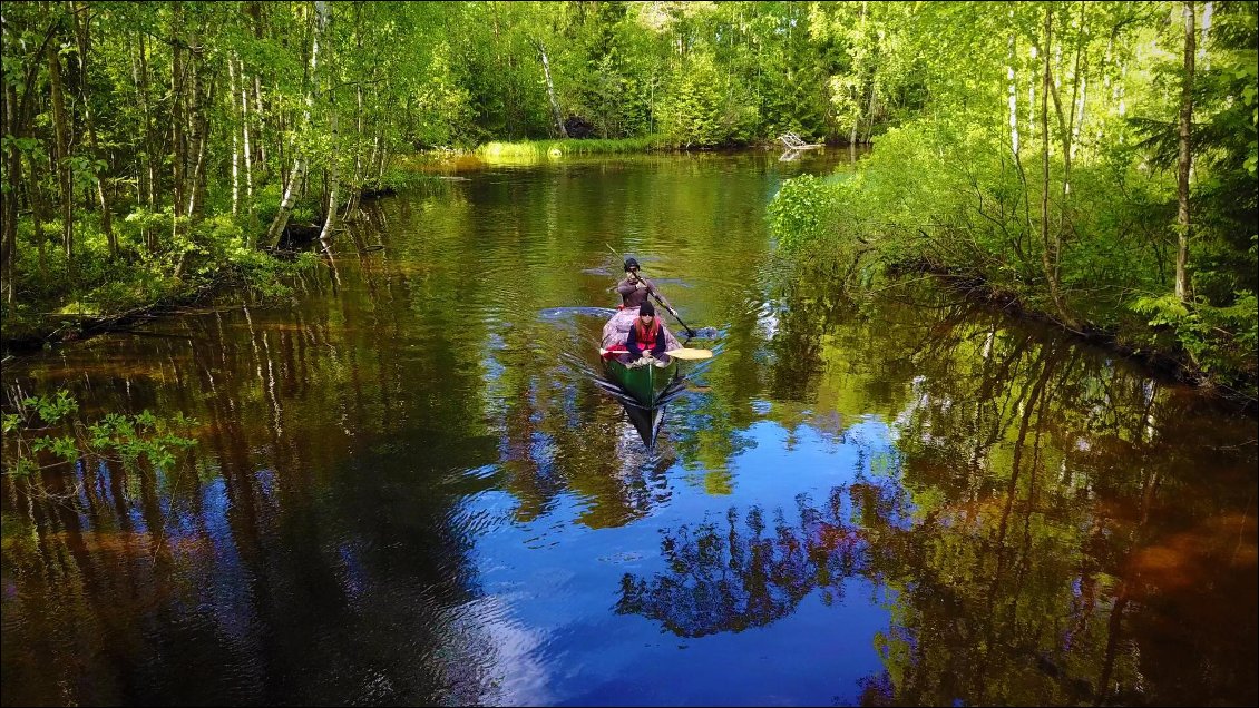 Supervagabonds : 3 mois et demi de canoë en Finlande entre père et fille