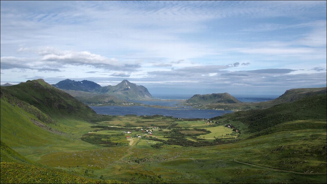 Région de Valberg, vue typique des Lofoten.
Photo : Carène Triquenot
Voir son site Web