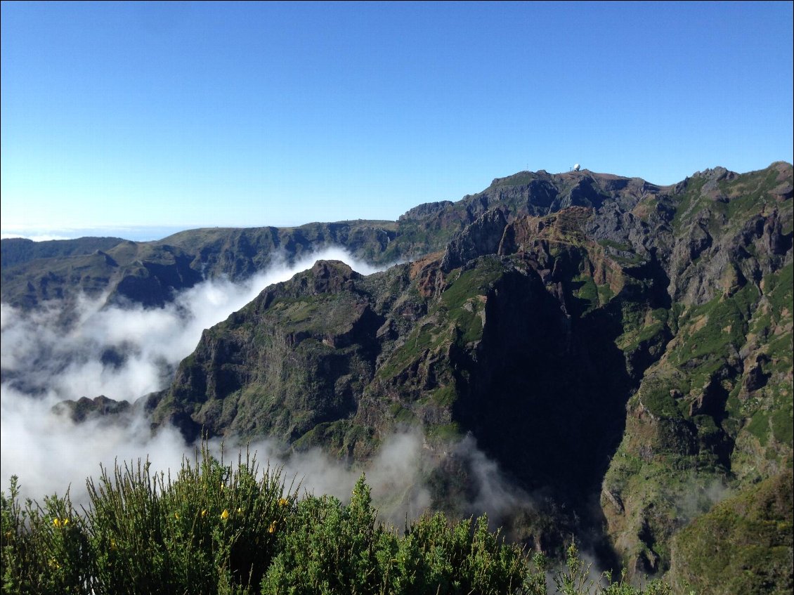 Randonnée dans les nuages, ascension du Pico Ruivo, point culminant de l'île, 1862 m !
