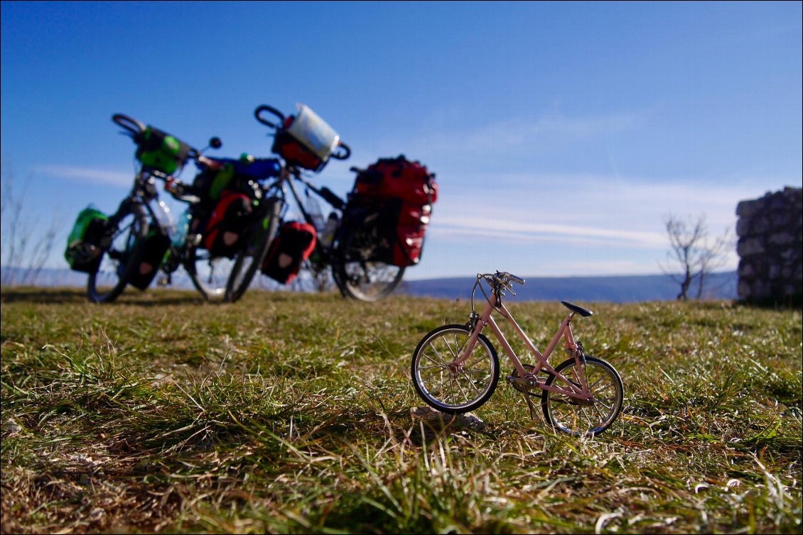 small-world-on-a-bike-cyclo-grimpeurs-sans-date-de-retour
