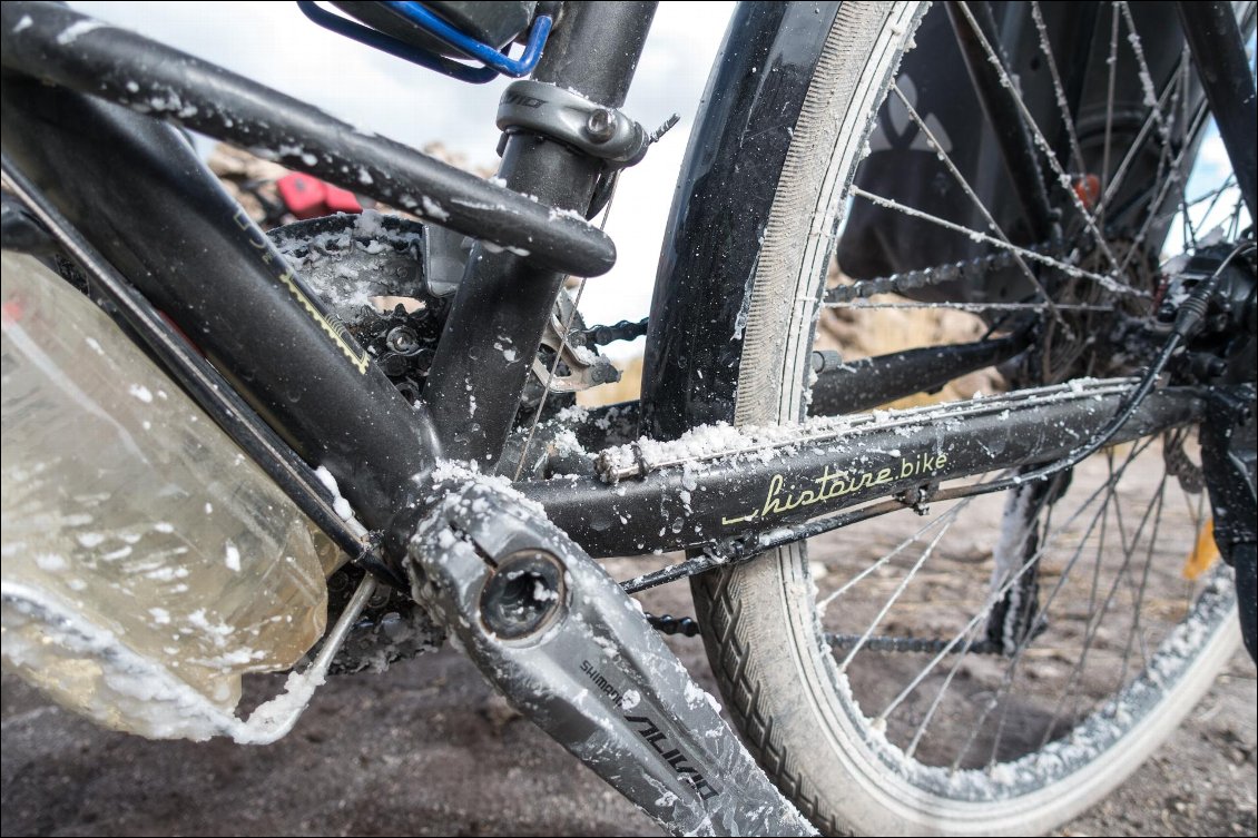 Le sel des Salars met les vélos à rude épreuve !
6 mois à vélo en Amérique du Sud.
Photo : Manu d'Adhémar