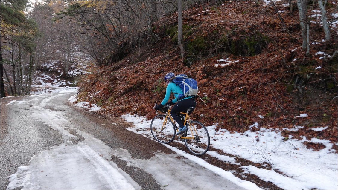 Vélo automnal par température froide, Hautes-Alpes