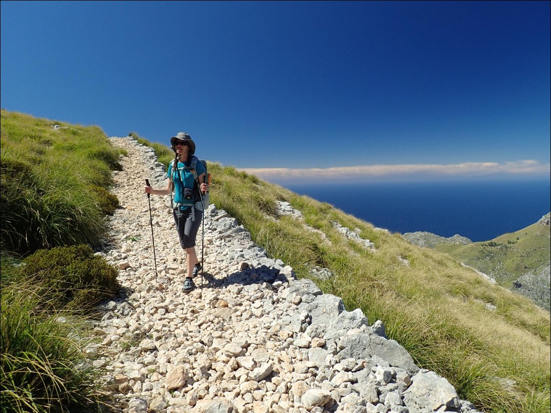 Trek aux Baléares, 6 jours à pied sans manger sur les sentiers de l’île de Majorque
Par Olivier et Johanna. Photo Carnets d'Aventures