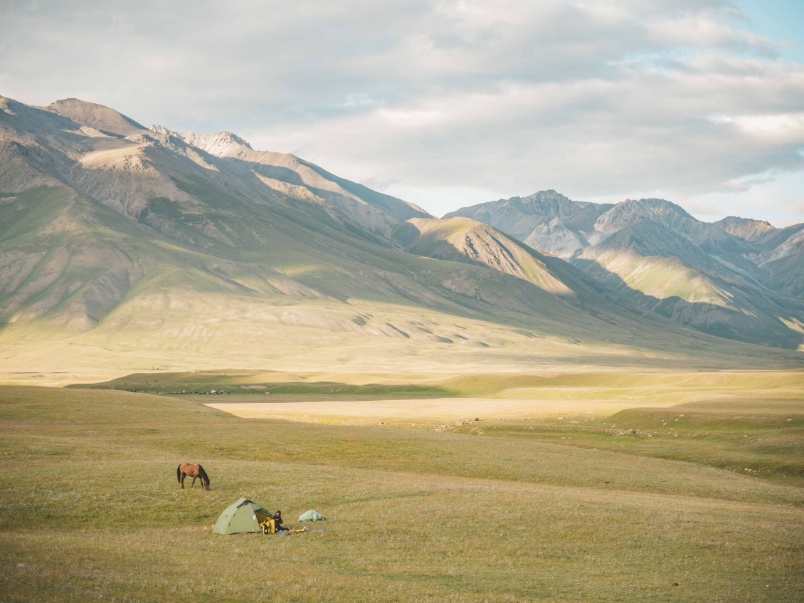 En Selle : à vélo et cheval vers le Kirghizistan. Kirghizistan.
Photo : Quentin Boëhm