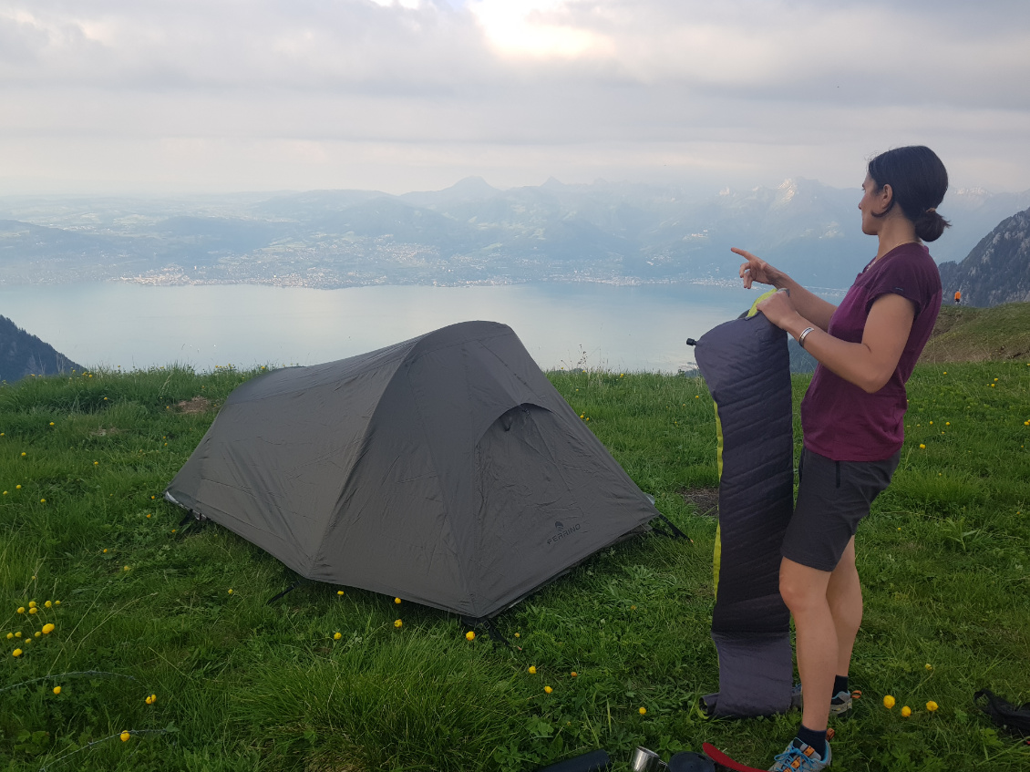 Bivouac de luxe au-dessus du Léman (itinérance autour du lac de Lovonex, Chablais vaudois, Suisse, juin 2021)
