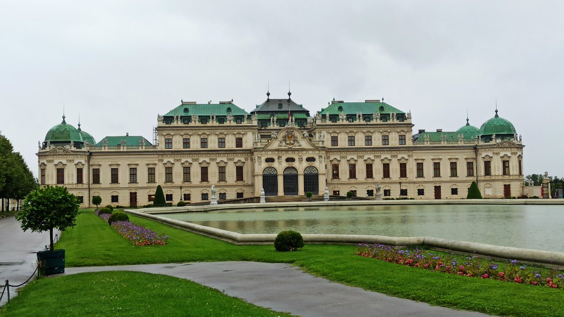 J21. Vienne. Les palais du Belvédère ont été construits au début du XVIIII siècle pour être la résidence d’été du prince Eugène de Savoie (1663-1736).