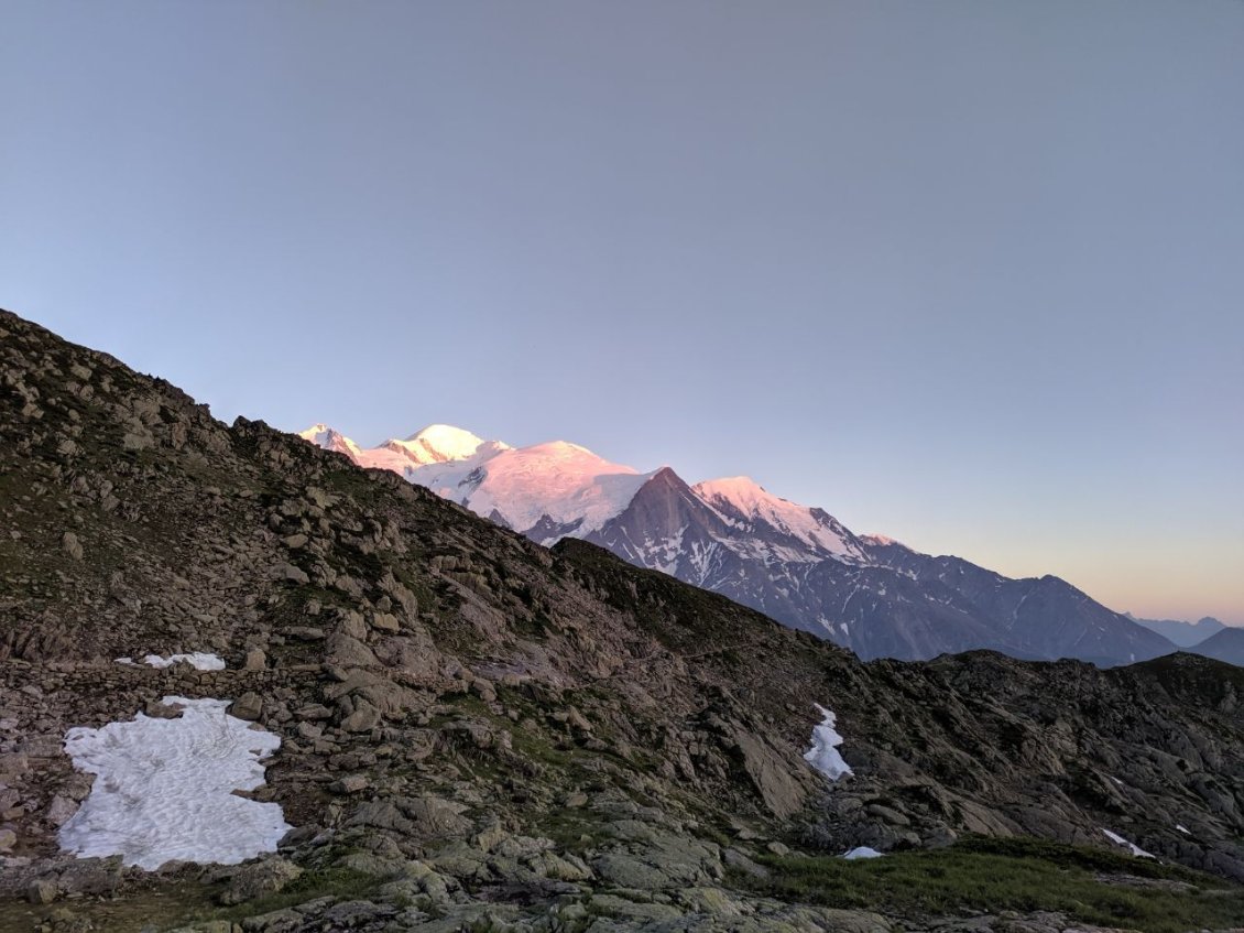 J51 - Bivouac avec vue sur le Mont Blanc (sous le Brévent)