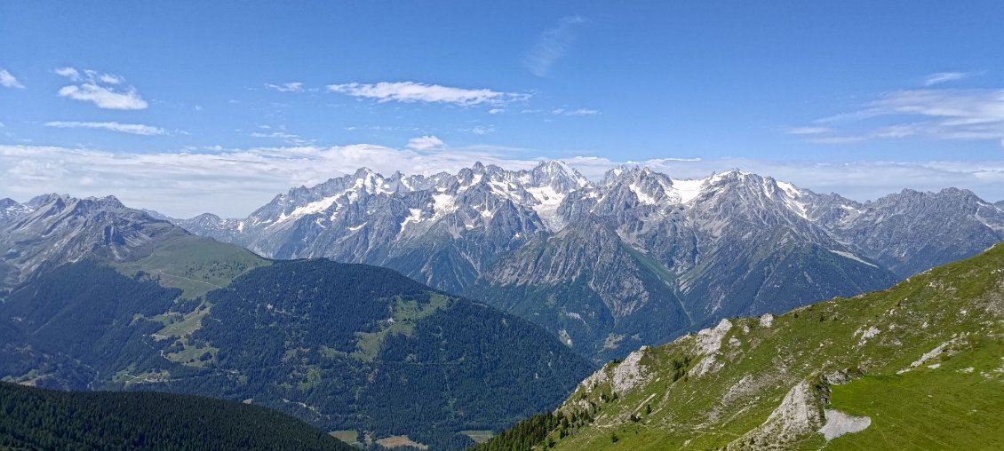 J48 - Massif du Mont-Blanc vu depuis le sentier en balcon entre la Payanne et le Mont Brûlé.
