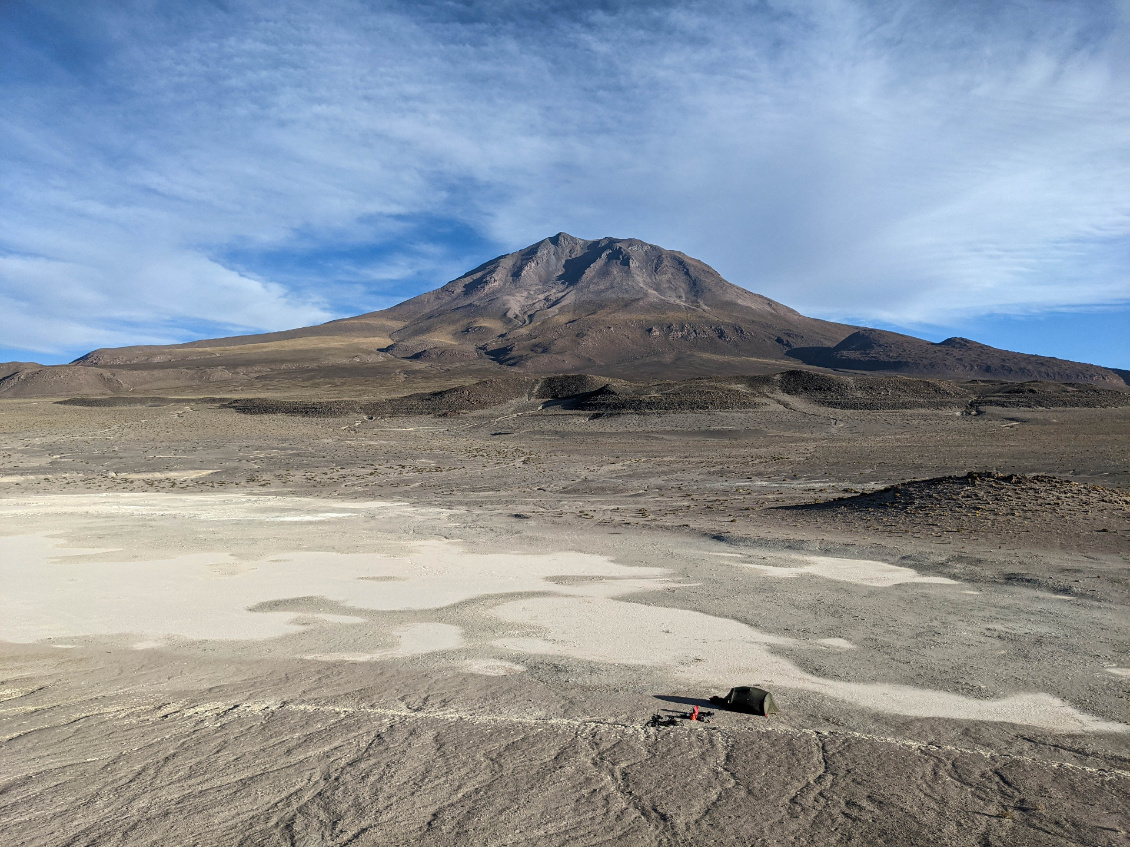 #38 Matthieu Gillot.
Frontière bolivienne. Un bivouac qui commence à 15h après avoir roulé toute la nuit.